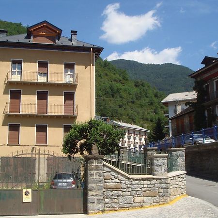 Apartamentos Valles Broto Bilik gambar