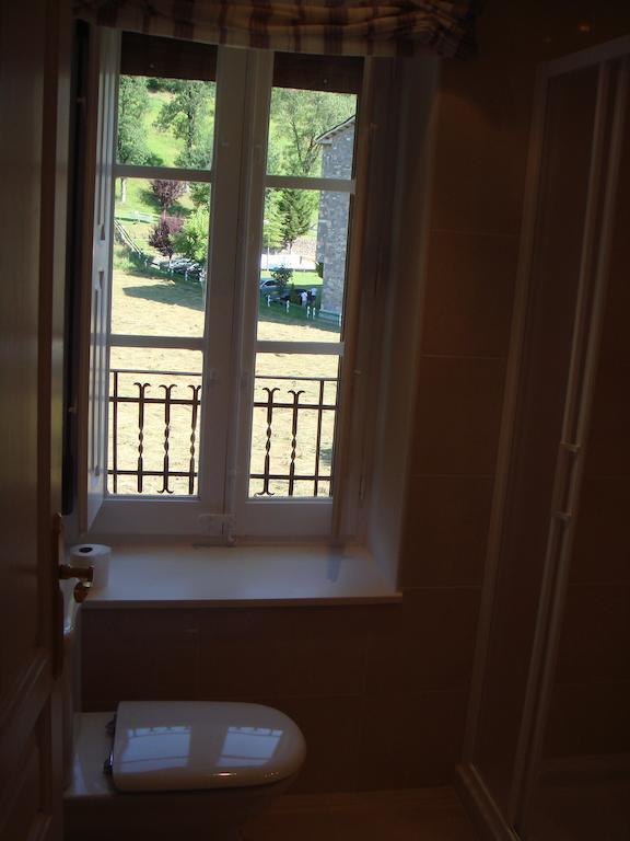 Apartamentos Valles Broto Bilik gambar